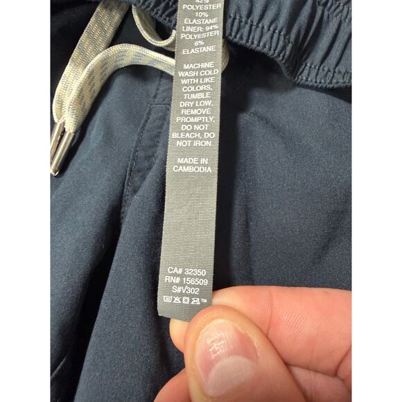 Vuori Men’s Kore Shorts Navy Blue 7 Inch With Liner Size Small Athletic Gym - Picture 4 of 13